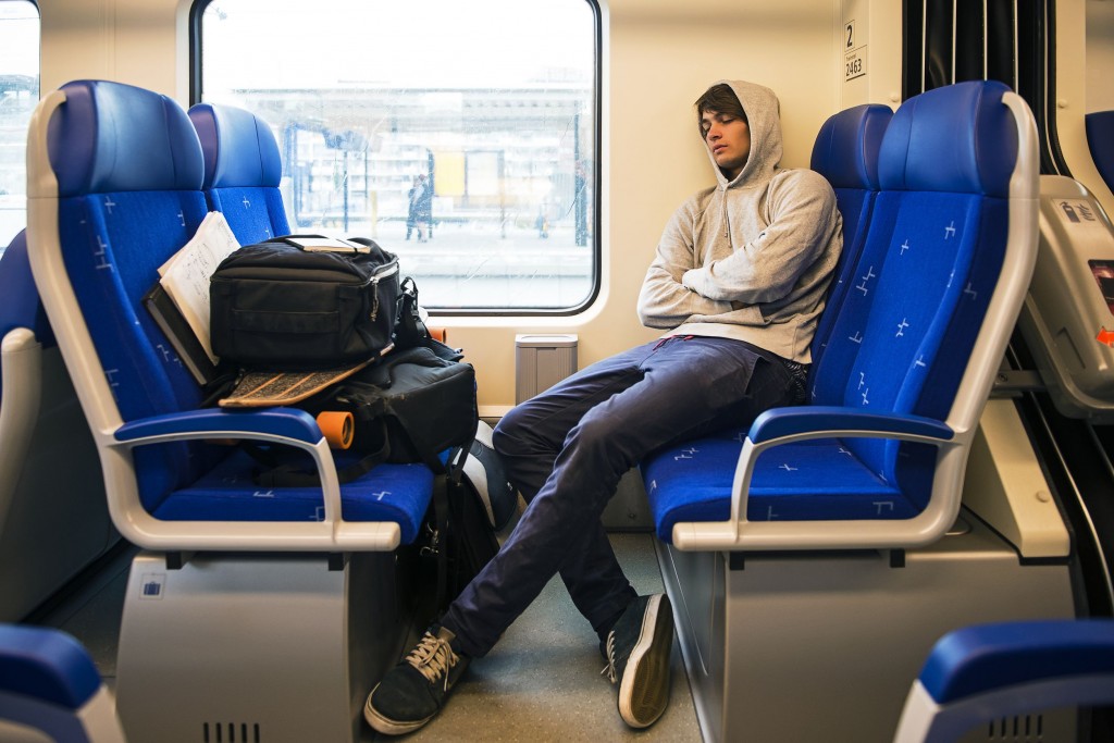 ¿DORMIR EN EL TRANSPORTE PÚBLICO?